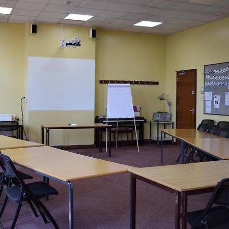 Ludlow Mascall Centre Екстериор снимка