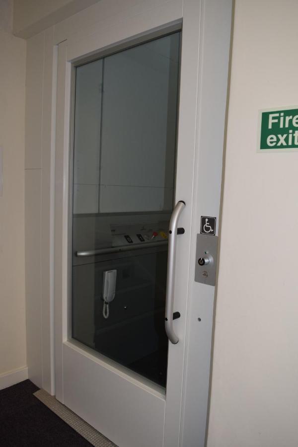 Ludlow Mascall Centre Екстериор снимка